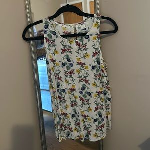 Old nave loose fitting sleeveless top
